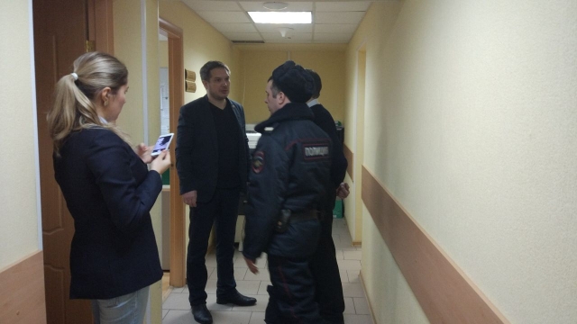 Заседание не состоялось, большинство депутатов не смогли попасть на заседание