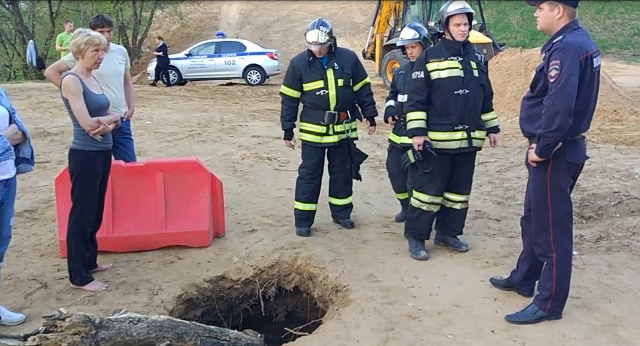 Происшествие в Кунцево: Женщина провалилась под землю Происшествие в Кунцево: Женщина провалилась под землю