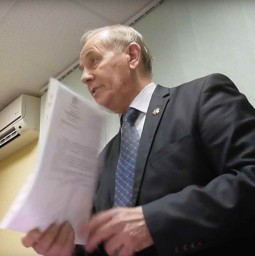 Глава Совета депутатов Кунцево предложил запретить заседания Совета депутатов. Глава Совета депутатов Кунцево предложил запретить заседания Совета депутатов.
