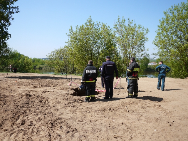 В Рублёво произошёл второй провал грунта на Набережной улице В Рублёво произошёл второй провал грунта на Набережной улице